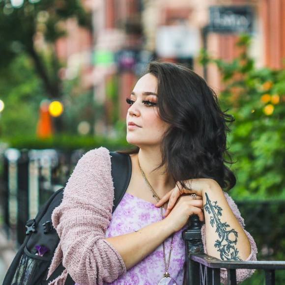 Meet your Posher, Zoe - Picture 1 of 2